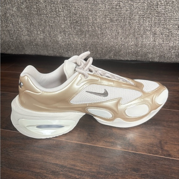 Nike Women's Sneakers - Picture 3 of 4